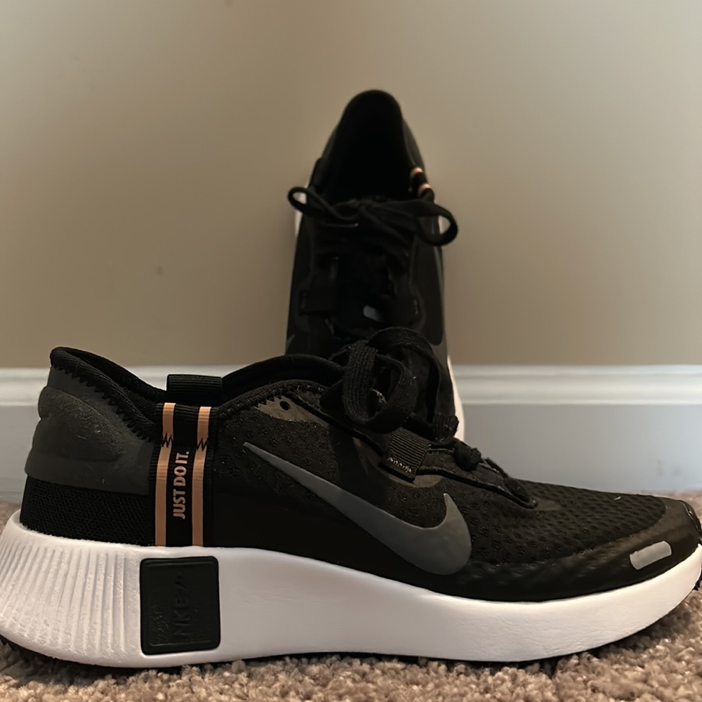 Black Nike